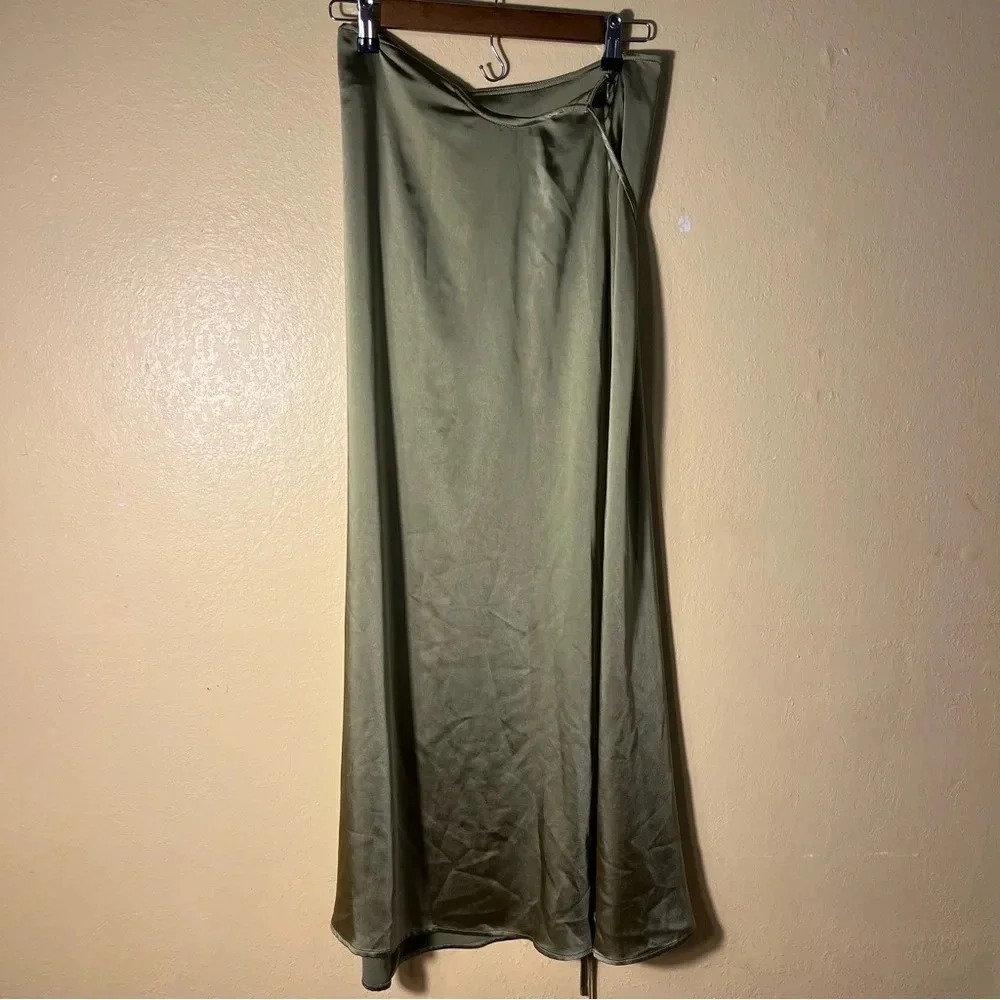 Line & Dot Olive Green Satin Dress. Size: S